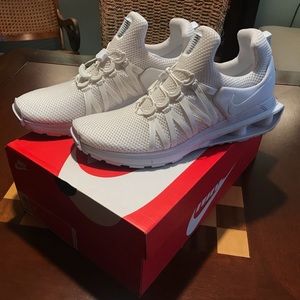 Nike shox gravity size 10 but fits like 10.5 or 11